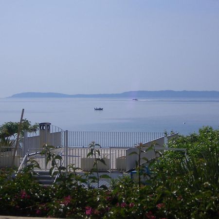 Hôtel Beau Soleil Le Lavandou Exterior foto