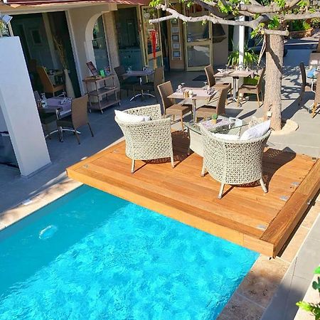 Hôtel Beau Soleil Le Lavandou Exterior foto
